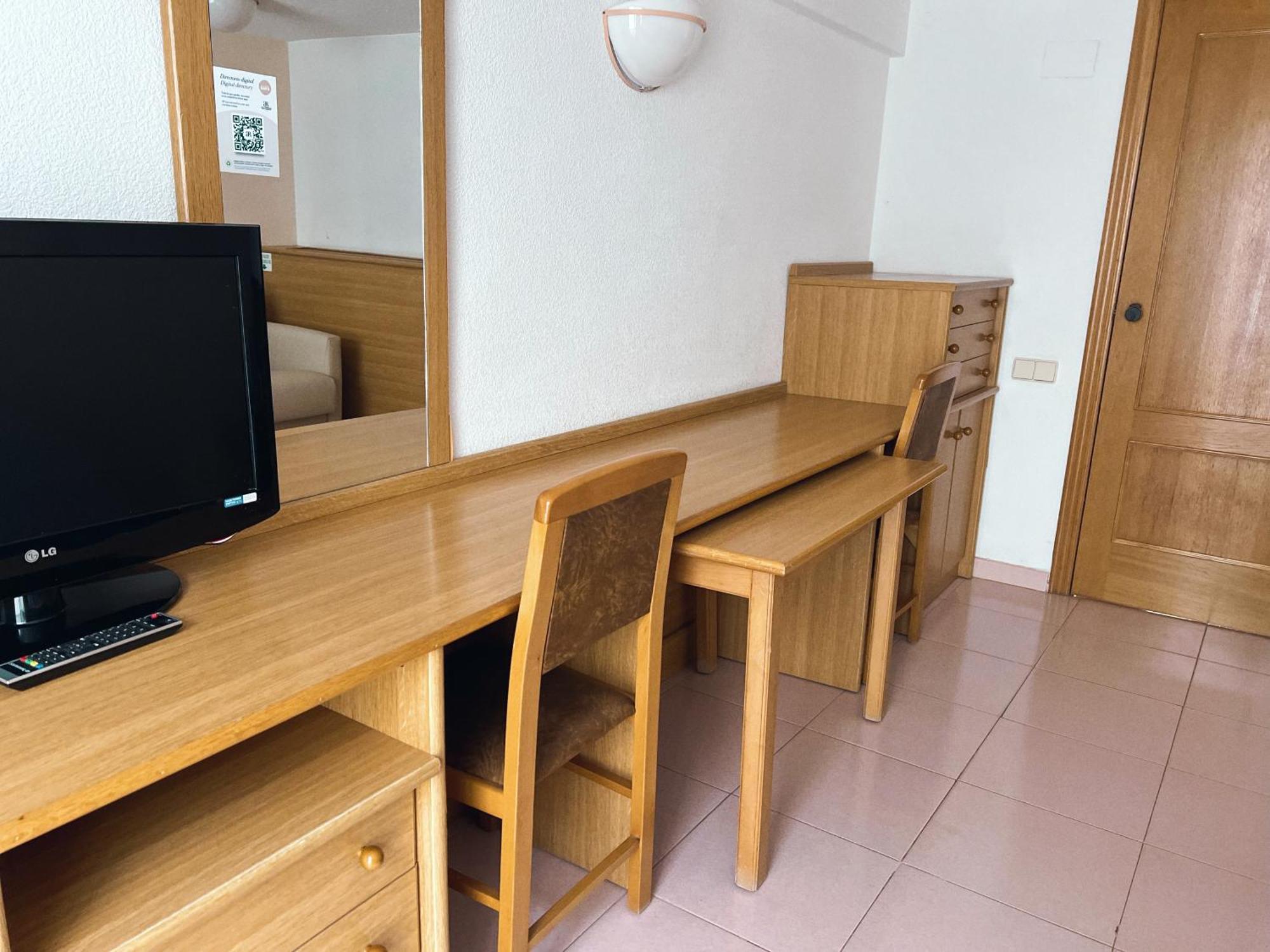 Hotel Ar Roca Esmeralda &